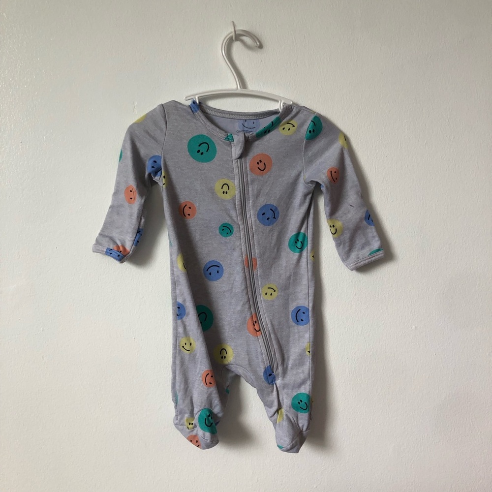 George Gray Footed One-Piece Pajamas with Multicolor Smiley Dots